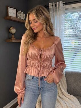 Mixed Threads Los Angeles Satin Tie Front Corset Top Blush Peplum Size M NWT